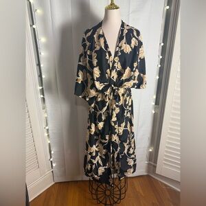 Maison Du Soir Cream and Tan Dolman Sleeve Wrap Robe